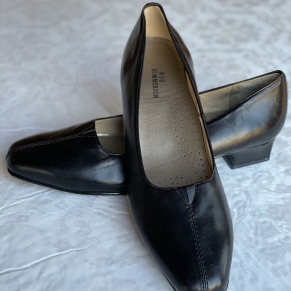Ross Hommerson Fine Leather Black Heeled Flats Size 9.5 Small - Picture 2 of 4